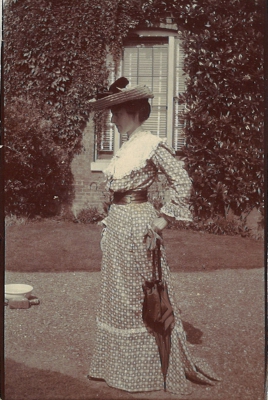 Rosamond Lucas in 1904
